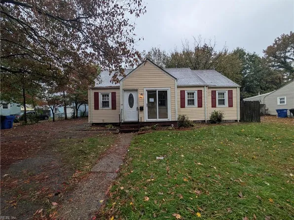16 Chowan Dr, Portsmouth, VA 23701
