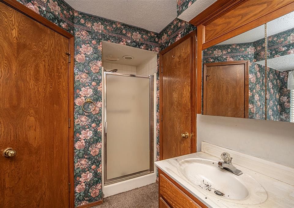 2nd image of 13104 Maple Leaf Dr