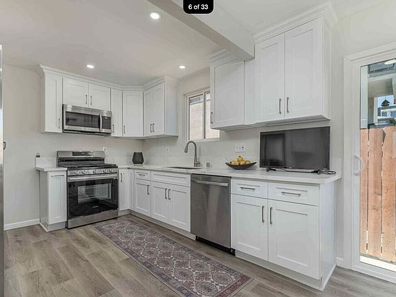 3rd image of 817 N Kingsley Dr APT 1