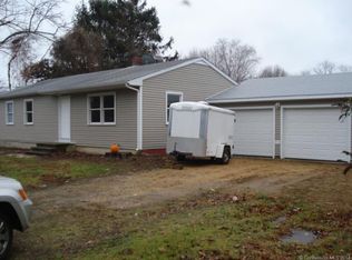 3 Robin Ln, Clinton, CT 06413