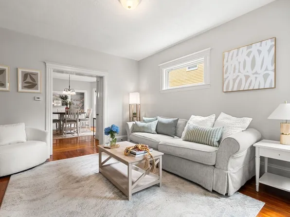 106 Lonsdale St #1, Dorchester, MA 02124