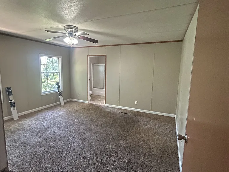 105 Zackary St — Photo 11