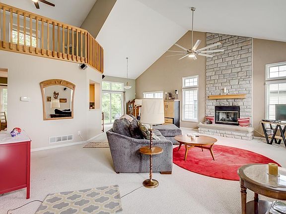 3rd image of 504 Richwood Dr