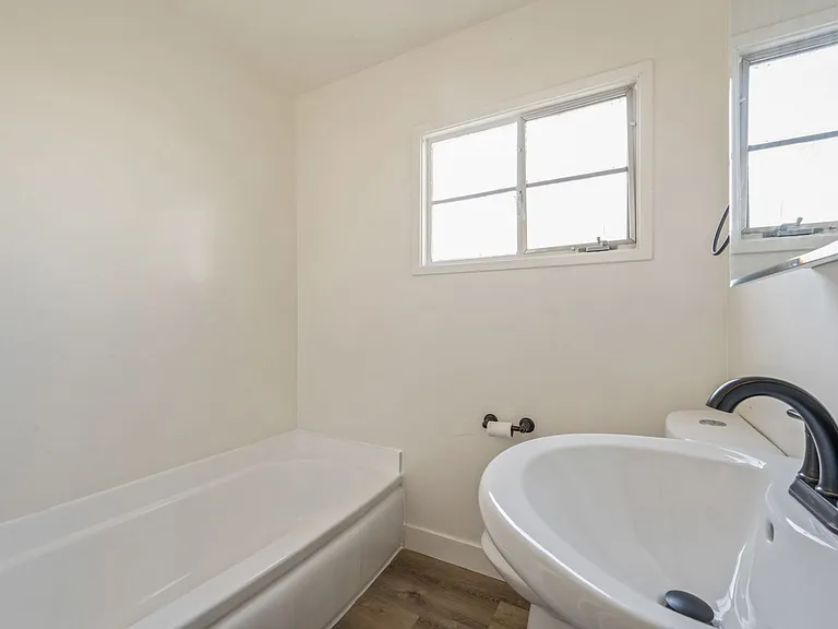 4320 Santa Rosalia Dr #B1 — Photo 12