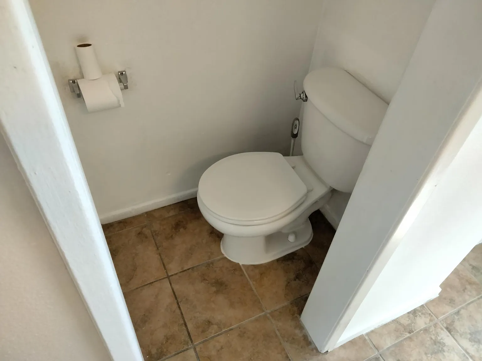 3 bed, 1.5 bath, 1300 sqft, $2,000 — Photo 2