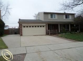 14630 Ivanhoe Dr, Warren, MI