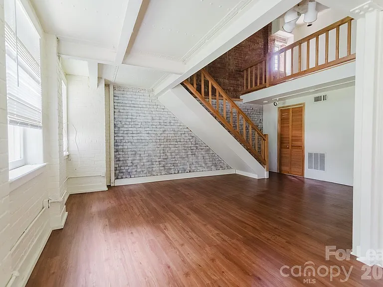 203 W Liberty St #2E — Photo 7