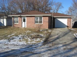 405 Washington Ave, Pacific Junction, IA --