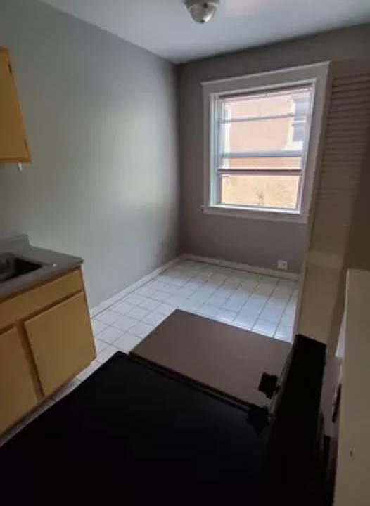 1st image of 4433 Pershing Ave #203