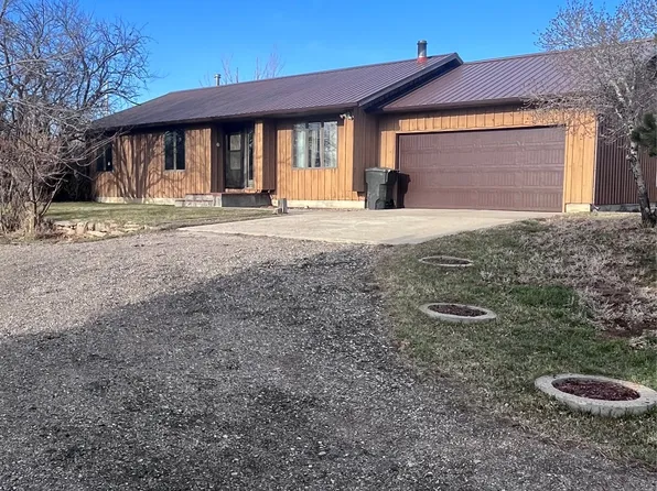 533 Central Ave, Sweet Grass, MT 59484