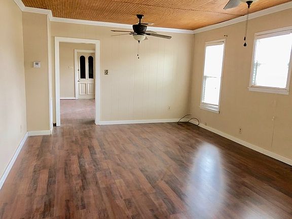 4th image of 1402 Merriman St