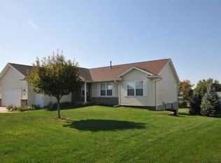 1245 Parkview Ln, Ely, IA 52227