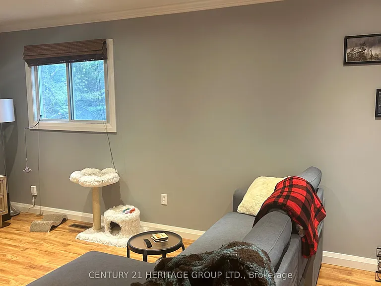 121 Heydon Ave — Photo 9