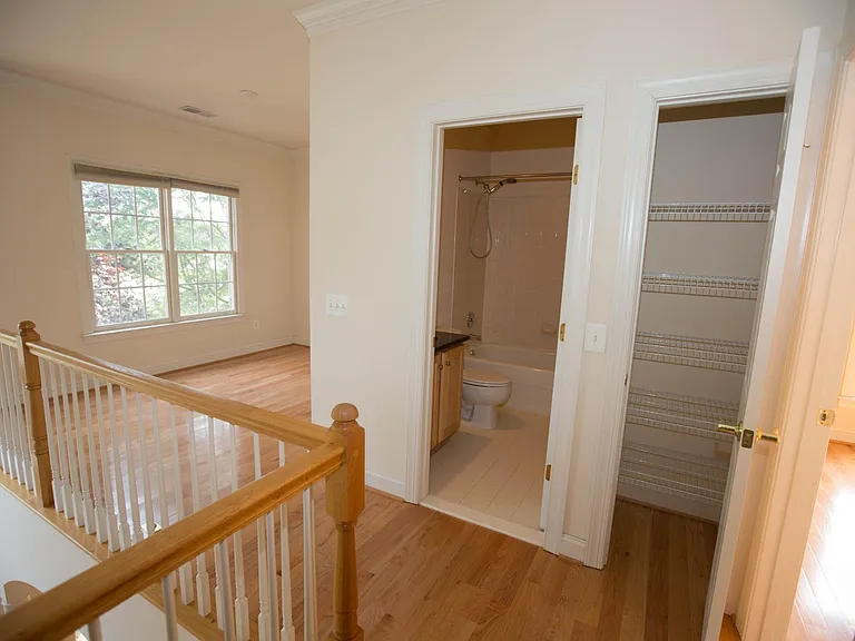2339 Sandburg St — Photo 25