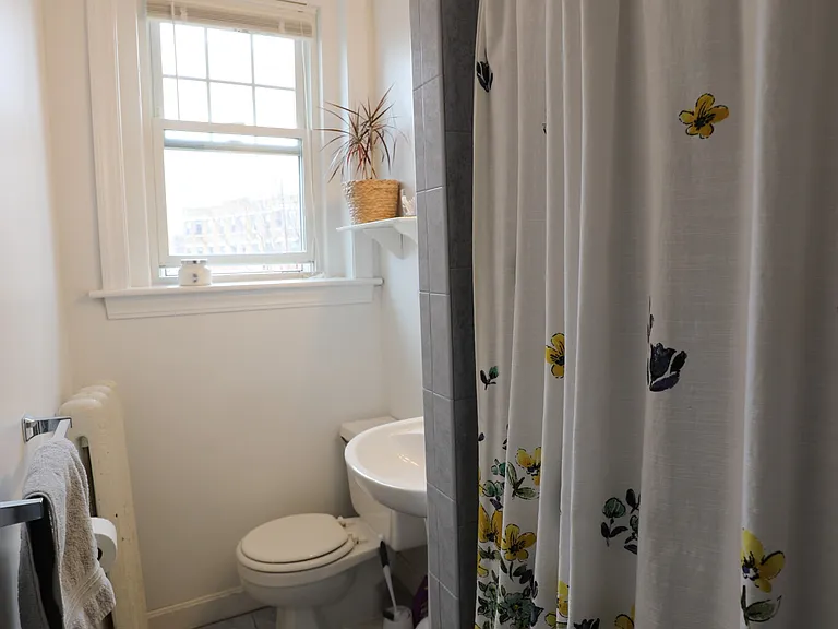 164 Strathmore Rd #21 — Photo 7