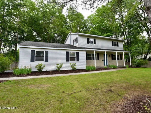 7 Greensboro Boulevard, Clifton Park, NY 12065