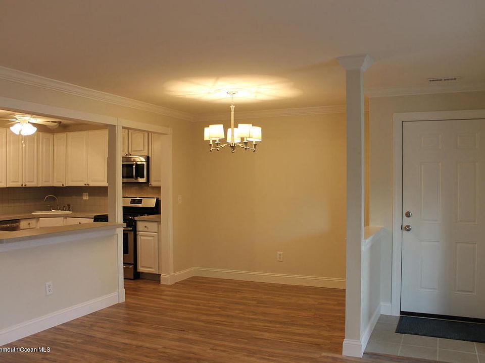 2nd image of 709-1 Zlotkin Cir