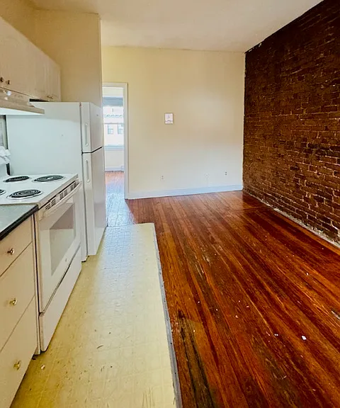 894 Huntington Ave #6 — Photo 2