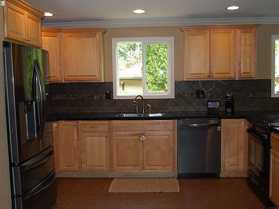 5th image of 10 N River Dr