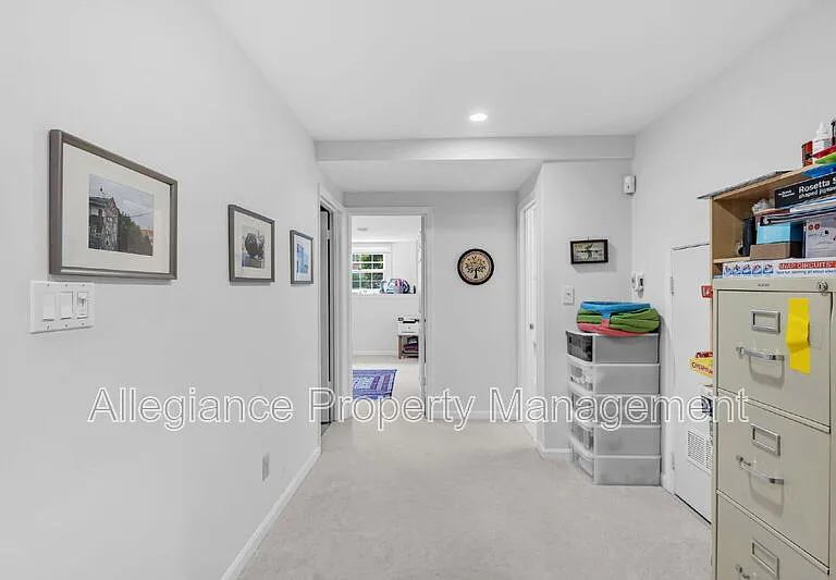 6861 Williamsburg Pond Ct — Photo 29