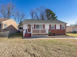 15 Juanita Dr, Hampton, VA 23666