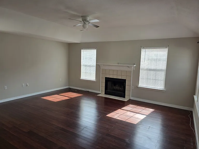 2566 Barron Ct — Photo 5