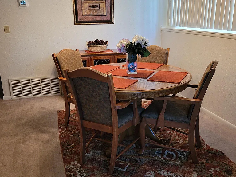 Trojan Dr — Photo 15