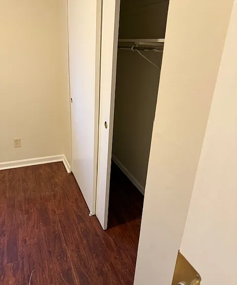 1821 Mills Ave — Photo 3