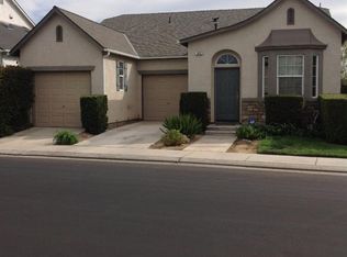 692 W Fontaine Ln, Clovis, CA