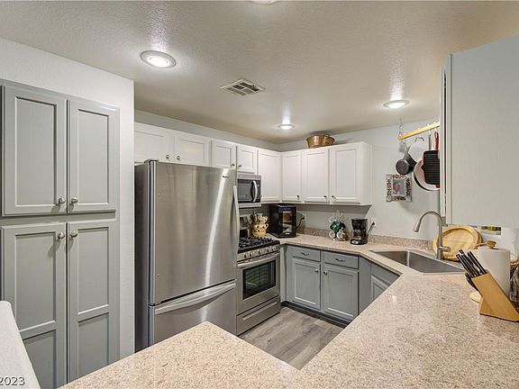 5th image of 1613 Cardinal Bluff Dr Unit 103