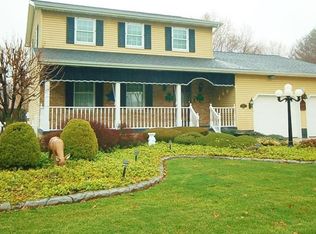 311 Old Oak Dr, Cortland, OH