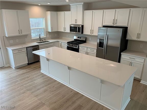 2nd image of 1384 Chateau Pl #25B