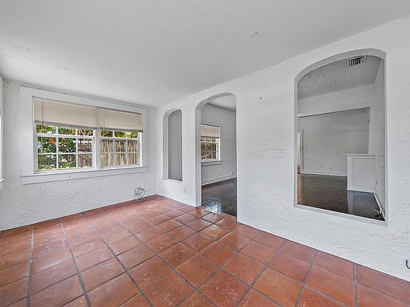 5th image of 719 Francis Street