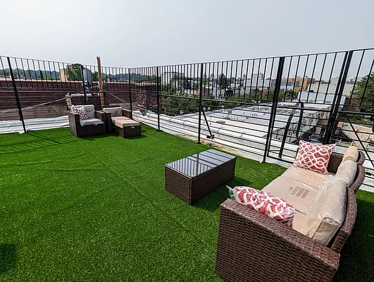 Rented by MySpaceNYC | media 7