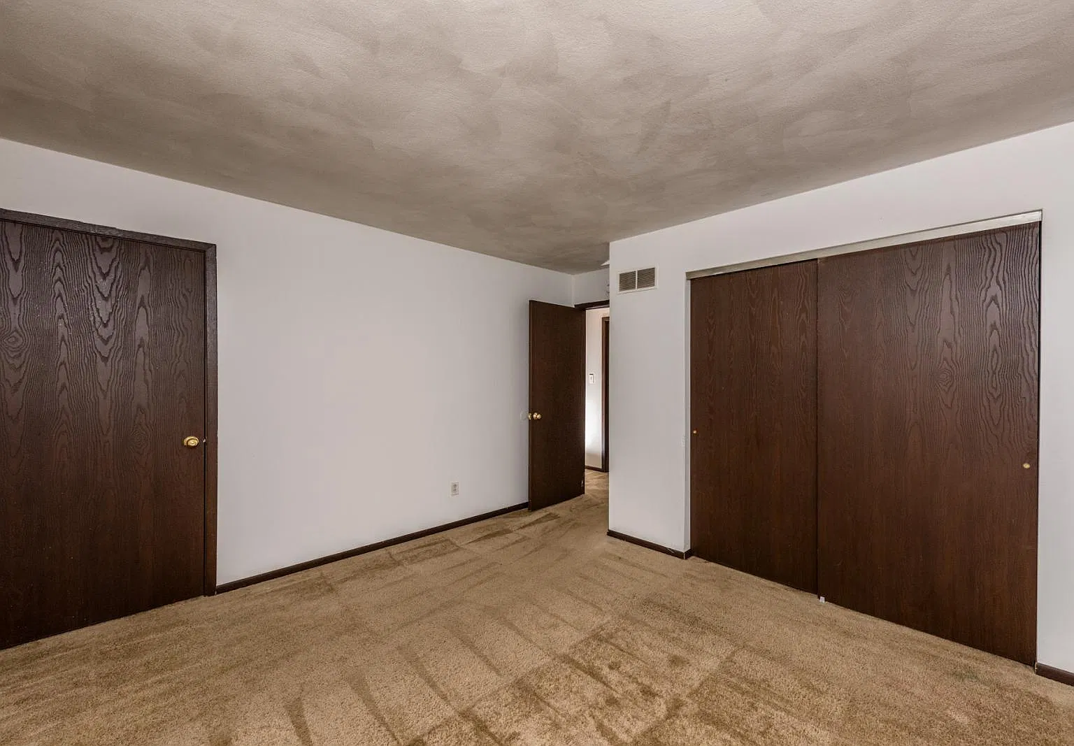 2 bed, 1.5 bath, $995 — Photo 3