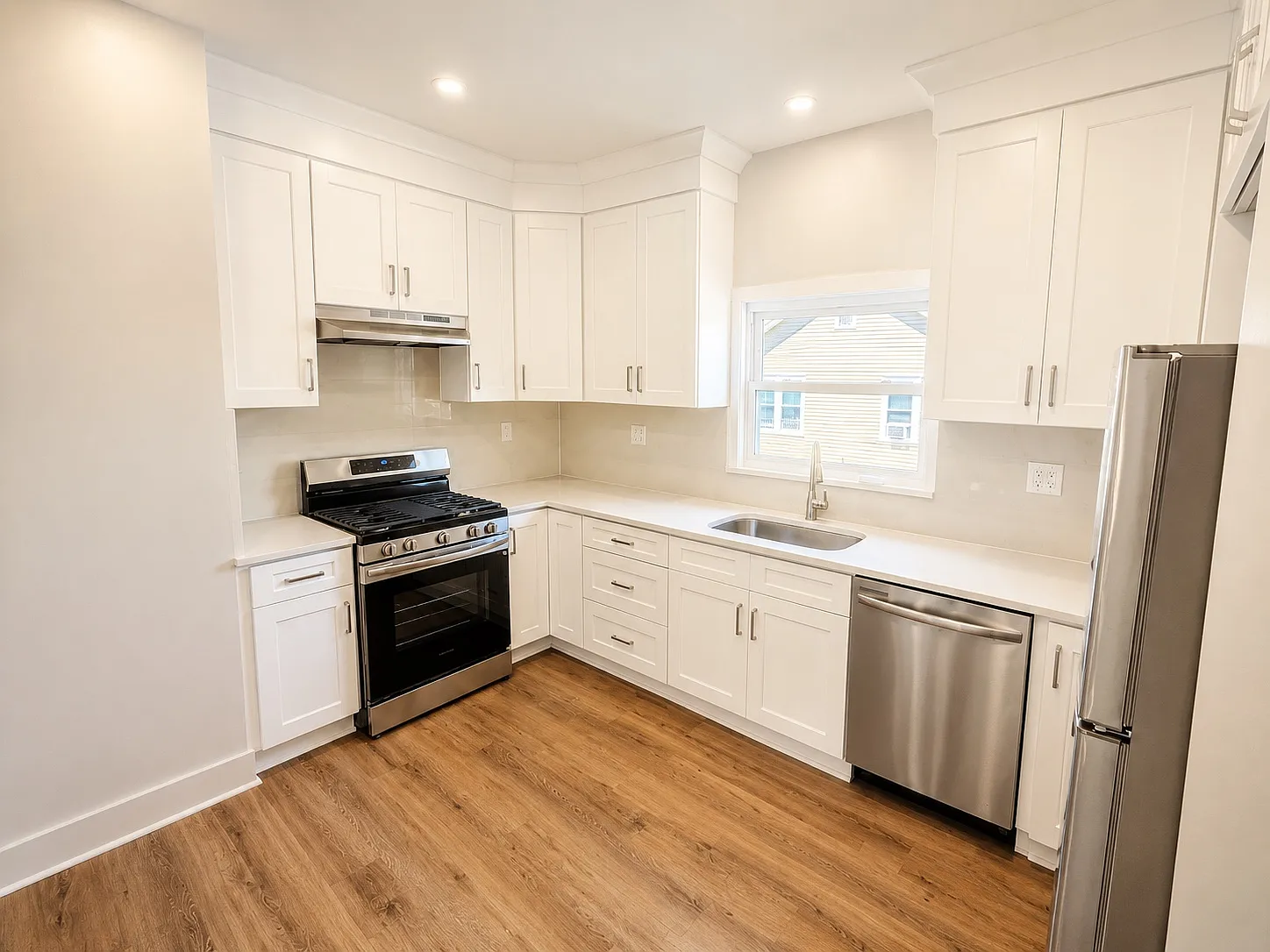 4 bed, $3,500 — Photo 4