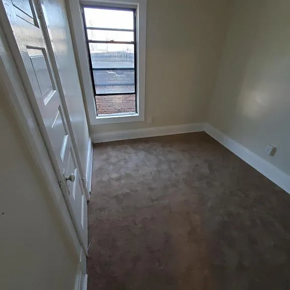 213-215 E Main St #3 — Photo 8