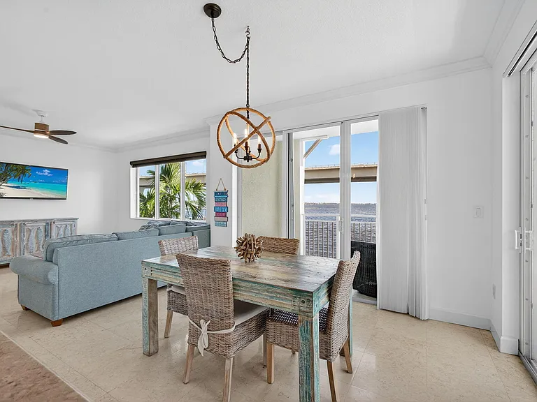 275 NW Flagler Ave #204 — Photo 9