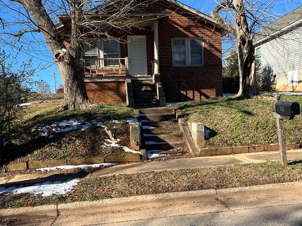 150 Woodlawn Dr