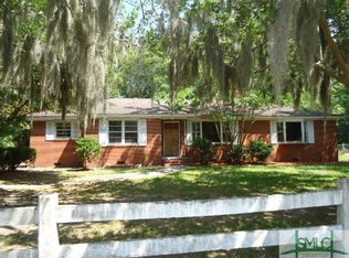 24 Pine Dr, Savannah, GA 31405