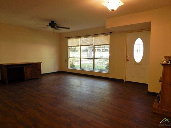 4th image of 2408 Woodhaven Dr