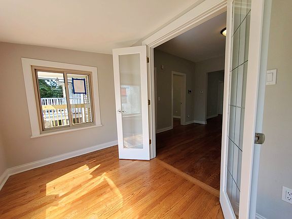 4th image of 1020 Lathrop Ave