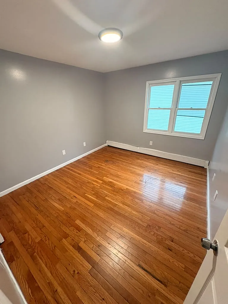 3 bed, 1144 sqft, $2,100 — Photo 3