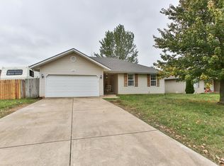 1714 E Windmill Way, Republic, MO 65738