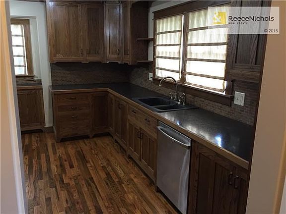 Kitchen with Hardwoods and Stainless Appliances