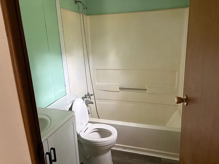 323 Birmingham Ave — Photo 2