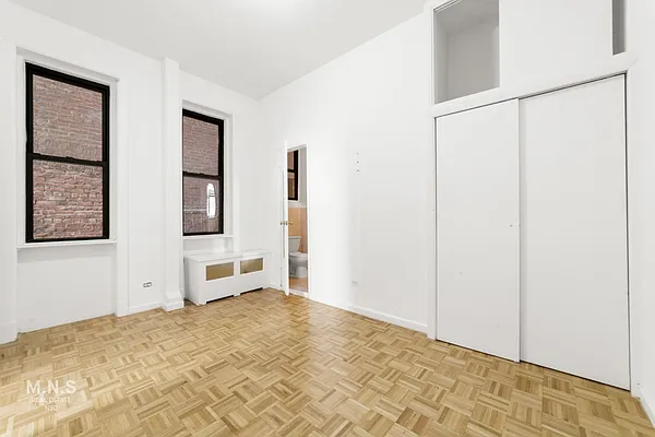 Rented by MNS | media 3