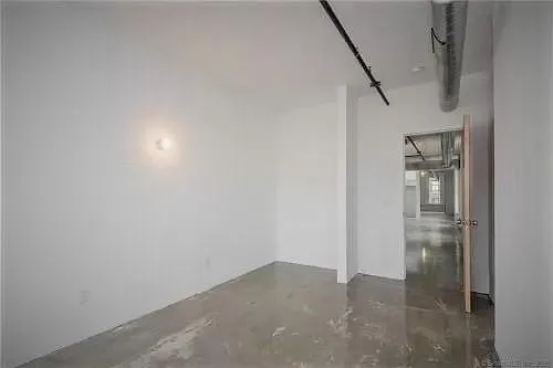 289 Asylum St — Photo 4