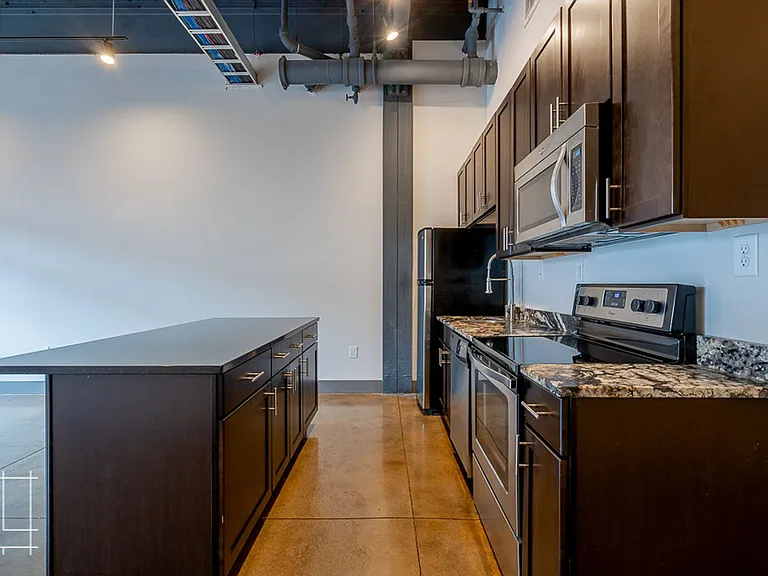 Wonder Bread Lofts — Photo 38
