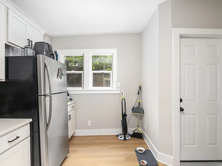 601 Pettibone Ave NW — Photo 12